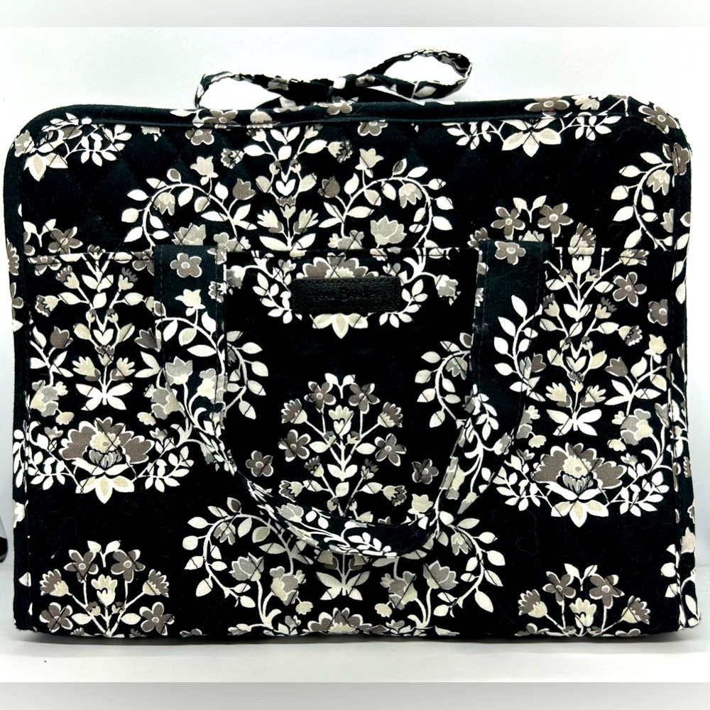 Vera Bradley Hanging Travel Organizer in Chandelier Noir Pattern, EUC.